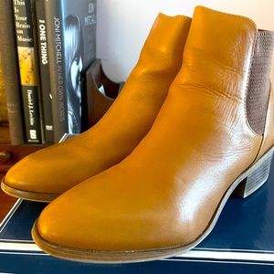 Seychelles Los Angeles boots women’s size 10 “Melancholy Tan.”